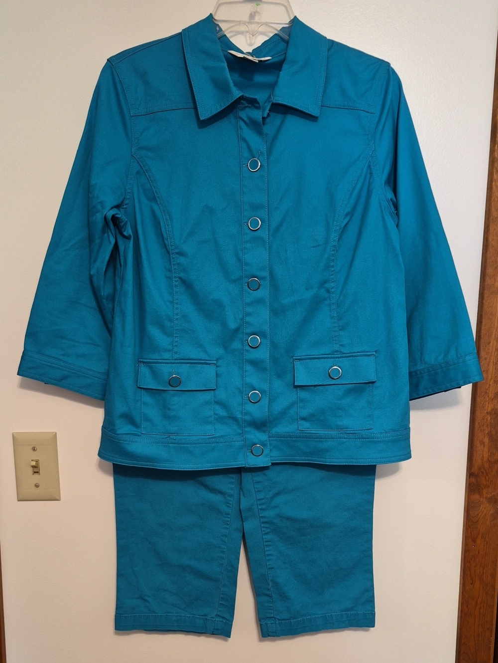 Christopher & Banks Teal Two-Piece Jacket and Capris Set SZ S/4